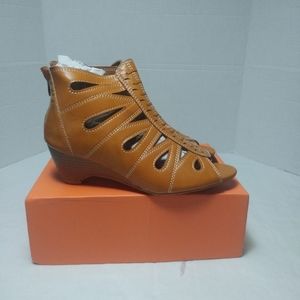 Charming Lady Lucca Cognac Wedge Sandals